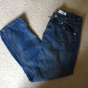 Light wash Levi’s, 505
